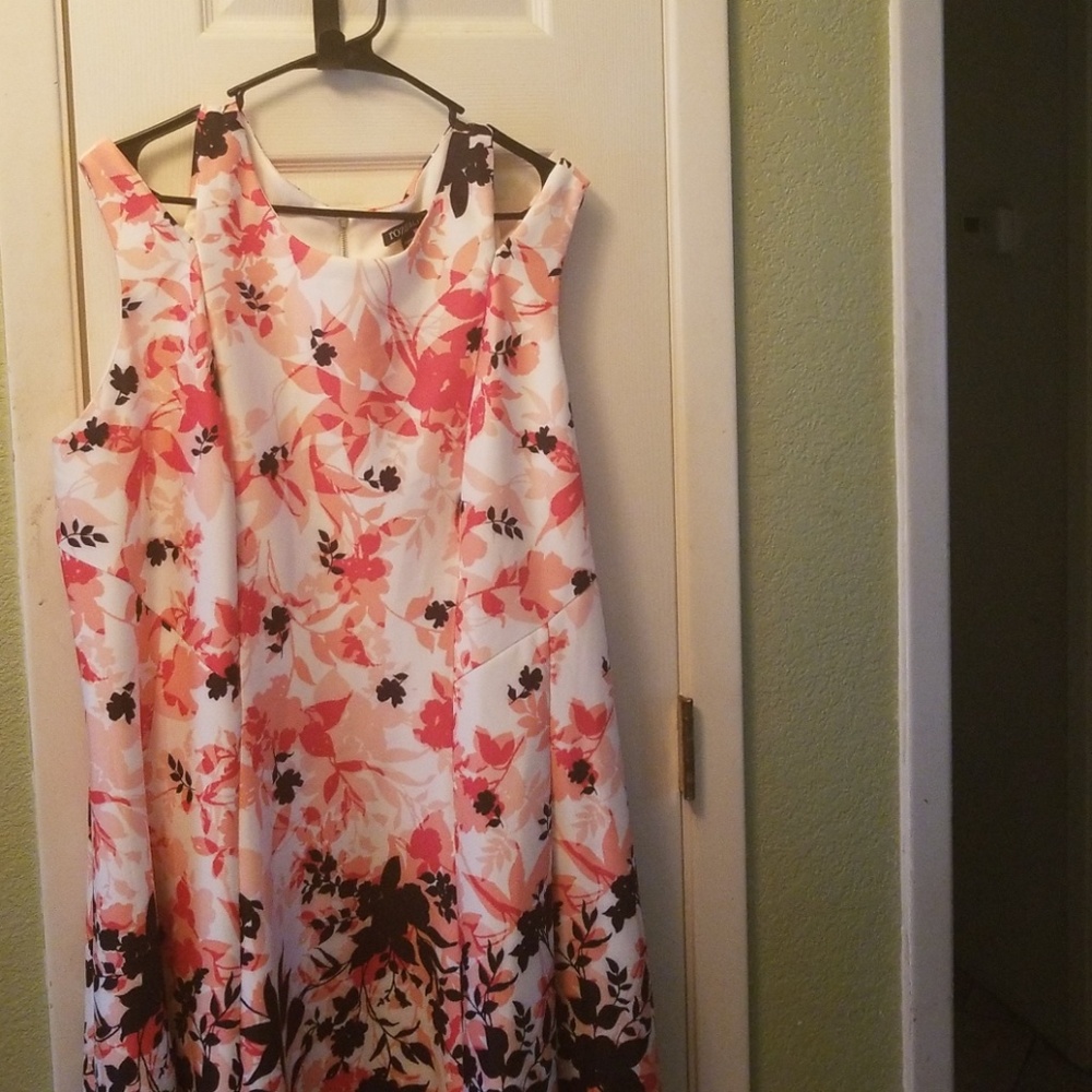 Sleeveless spring cocktail dress